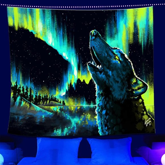 Black Light Wolf Howling Big Wall Animal Tapestry Blacklight Art Wolves Howl New - Picture 5 of 7